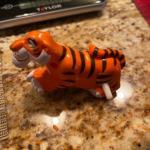 McDonald’s Shere Khan 31/2” windup toy winds but nothing happens